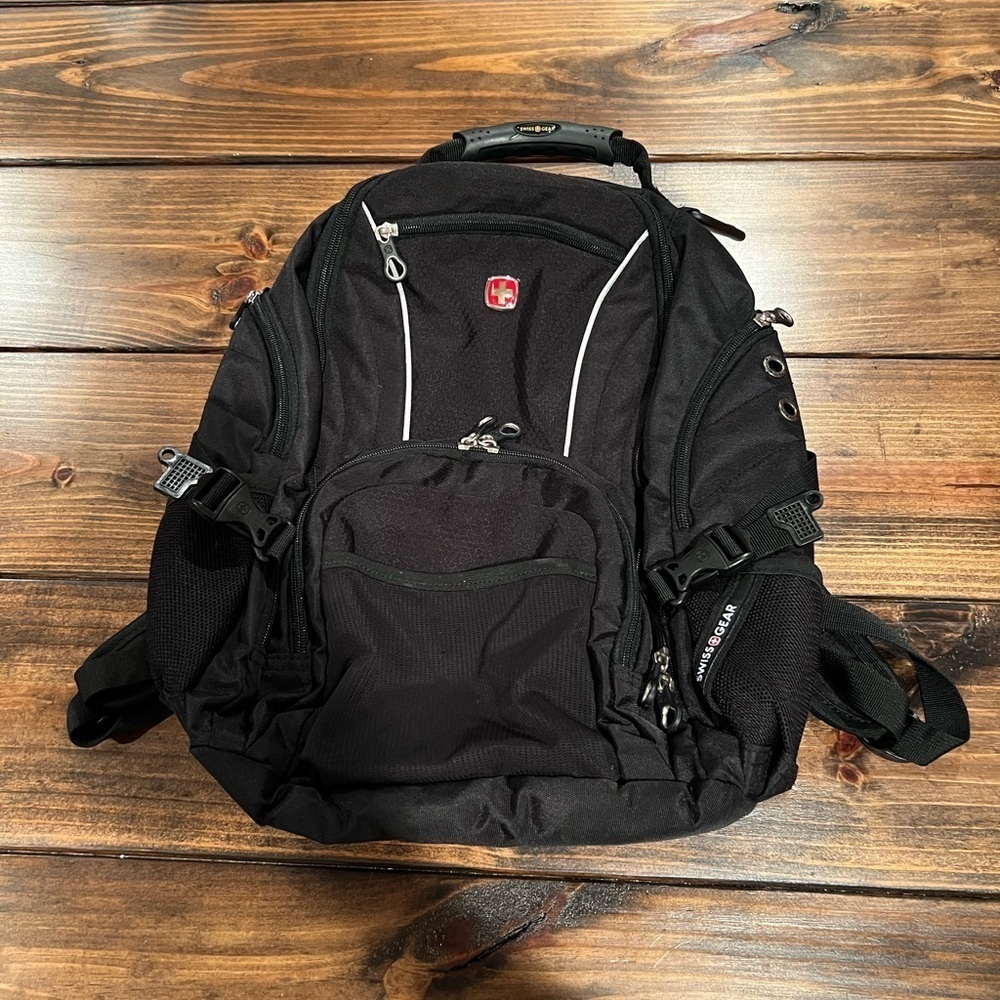SwissGear Laptop Computer Black Backpack, EUC, ample storage, Airflow, durable,